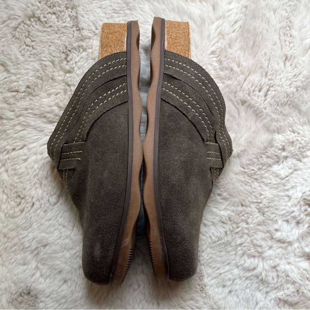 Clarks Brynn Glide Clog Mule Pebble Suede - image 7